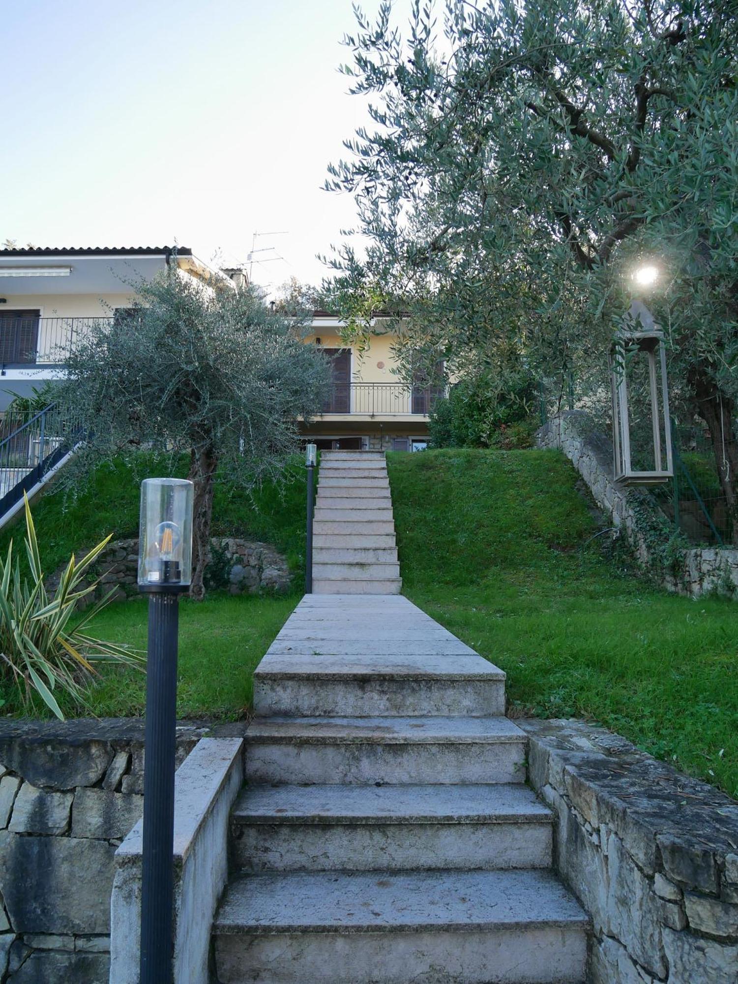Ferienwohnung RedHouse Benaco Torri Del Benaco Exterior foto